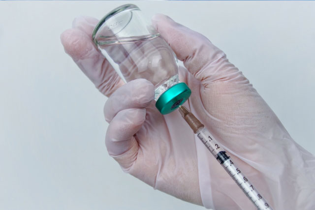 コロナ対策空気清浄機を設置したワクチン接種会場写真